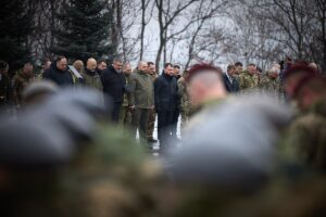 Ukrayna Savunması Gece: Rus Saldırısı ve Yakalanan Roket