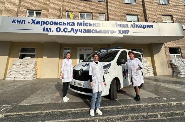 Ukrayna’da Ambulans Saldırısı: Kherson’da 2 Yaralı