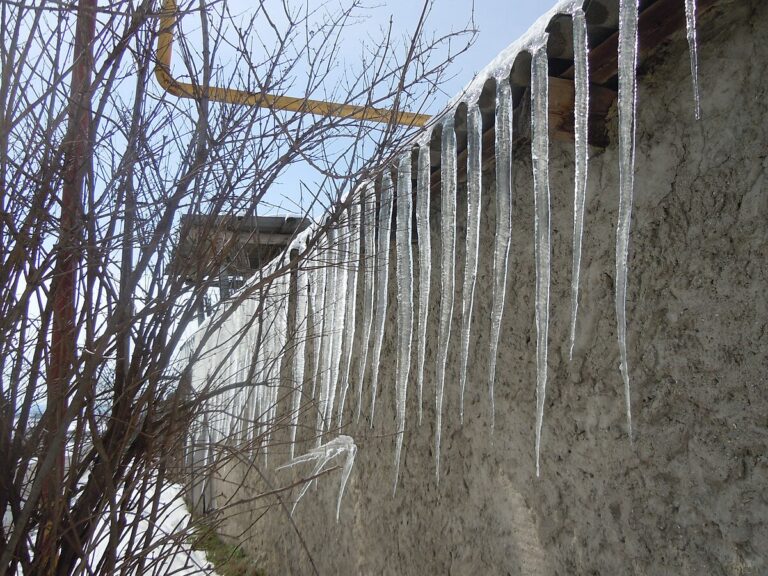 Odesa’da Hava Koşulları Kötüleşiyor, Kıyıda Mayın Tehlikesi