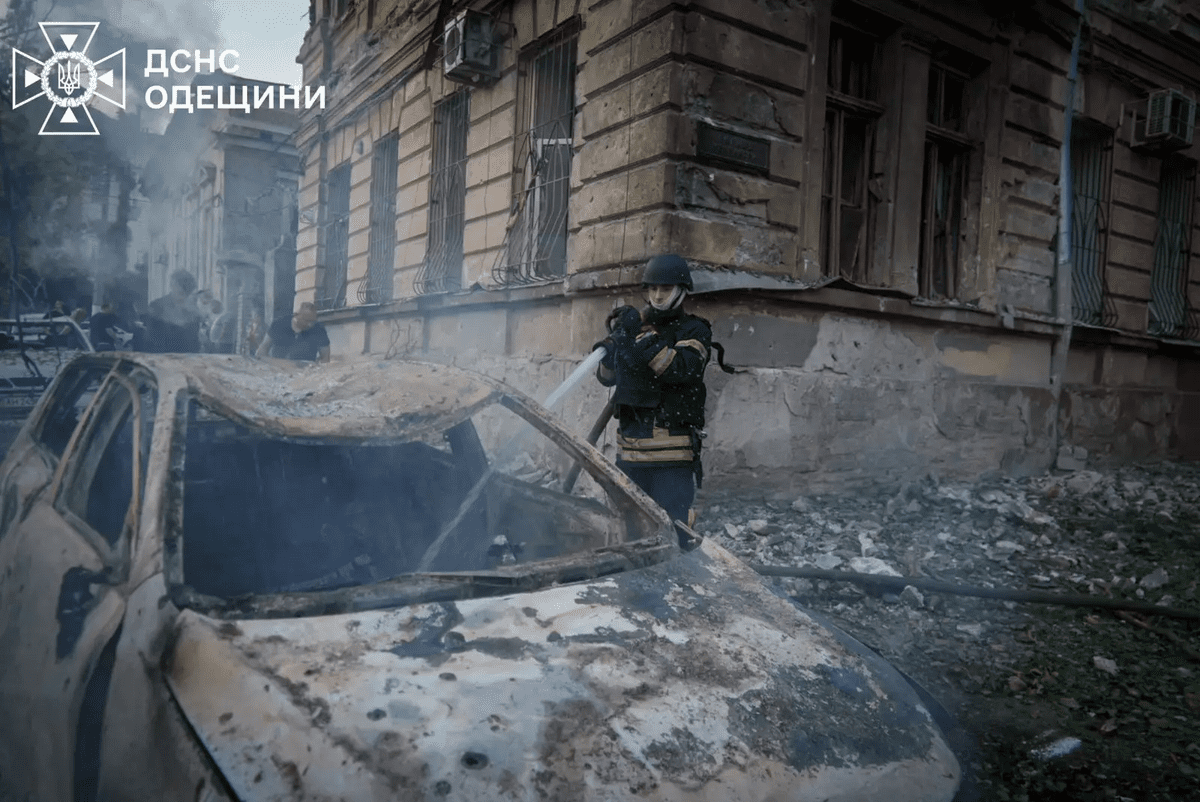 Odesa'ya Drone Saldırısı: Yangın ve Çok Yaralı