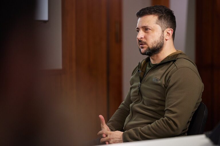 Zelenski’nin Uçağı Dronlarla Takip Edildi: Medyada Yorum