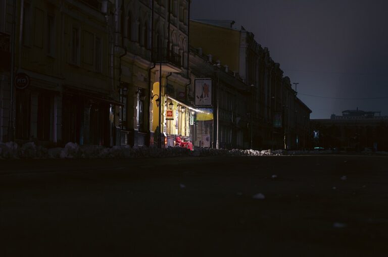 Ukraynalılar Günde 12-16 Saat Elektriksiz Kalacak Uzman Çözü