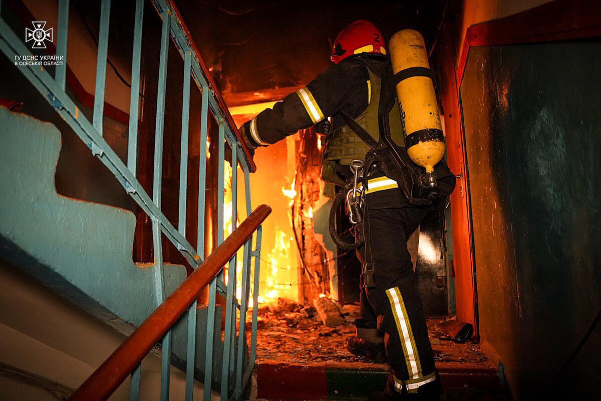 Rusya Odesa'ya Saldırdı: Yangın ve Elektrik Kesintisi