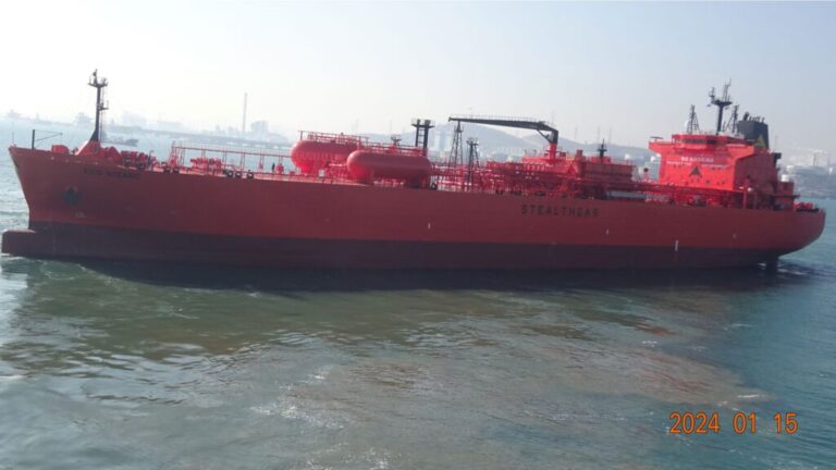 Drone saldırısı: 3 tanker Rus terminaline yönelirken vuruldu