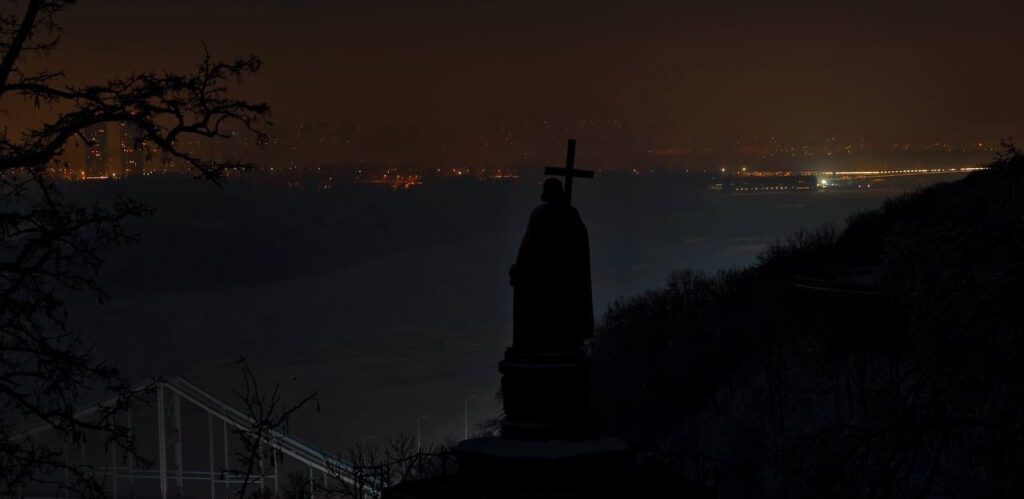 Kiev'de Rus Saldırıları Sonrası Gençlerin Hayatta Kalma Stra