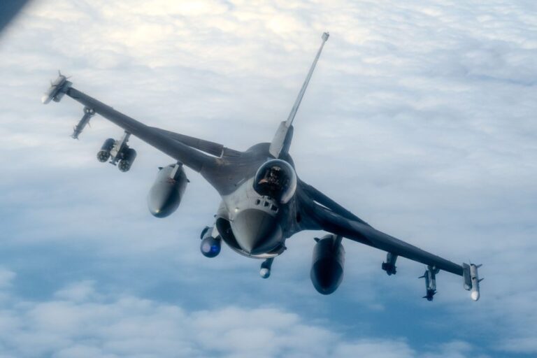 Hollanda, Ukrayna’ya F-16 Simülatörlerini Teslim Edecek